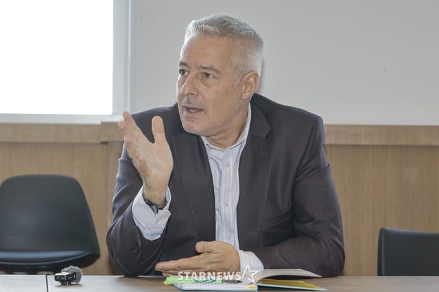 雷诺全球销售与运营副总裁伊万·塞加尔/图片提供=韩国汽车专业记者协会联合采访组