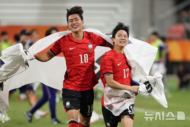 Yang Min-hyuk (right). /Photo=NEWSIS