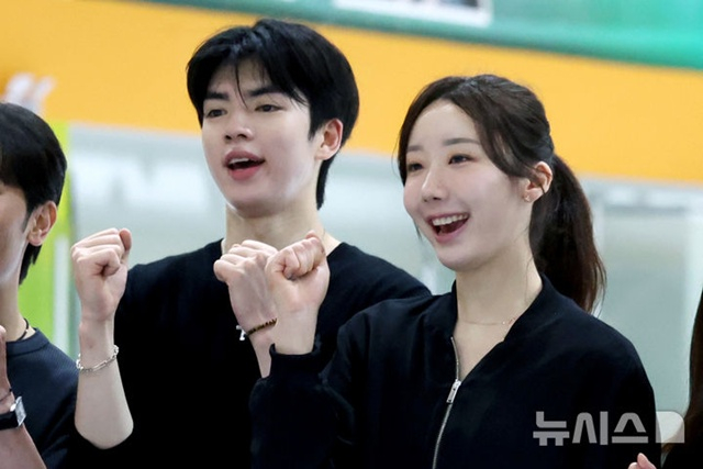 Figure skater Cha Jun-hwan and Kim Ye-rim (right). /Photo=Provided by NEWSIS