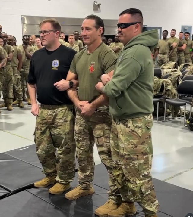 Tim Kennedy (center). /Photo=Tim Kennedy's social media