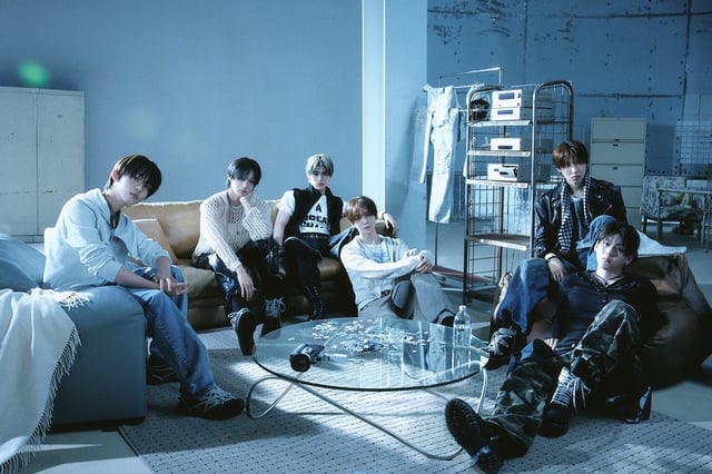 Foto conceptual grupal incompleta del doble tema principal del quinto mini álbum de KickFlip (de izquierda a derecha: Kaiju, Donghwa, Minje, Donghyun, Juwang, Gye-hoon) / Foto proporcionada por JYP Entertainment