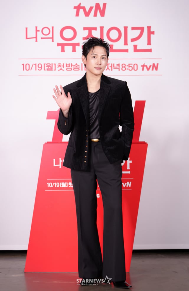 俳優のイム·シワンが14日午後、オンラインで行われたtvN月火ドラマ「私の有罪人間」の製作発表会に参加し、ポーズを取っている。 /写真提供=CJENM 2026.10..14 /写真=イ·ドンフン photoguy@