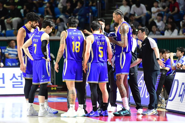 ソウル三星(サムスン)選手団。 /写真=KBL提供