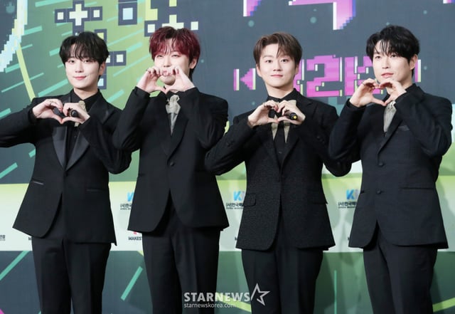 그룹 포레스텔라가 16일 오후 서울 송파구 잠실종합운동장 실내체육관에서 열린 '2022 KBS 가요대축제'에 참석해 포즈를 취하고 있다.2022.12.16
