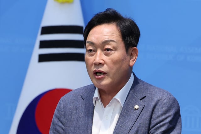 Kim Seon-gyo (Rep.)上月5月就排除《农协法》当事方而举行的听证会发表抗议声明的记者会现场。图片提供=NEWS1