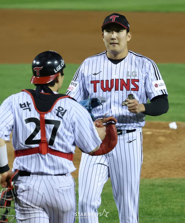 LG 손주영(오른쪽). /사진=김진경 대기자