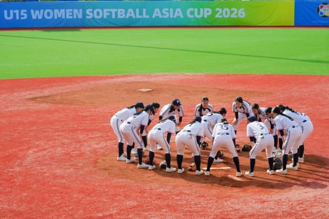Las jugadoras de la selección nacional de Corea del Sur se animan antes del partido contra Taiwán. /Foto=KBSA