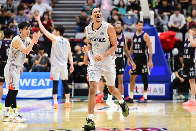Darius Bezley vui mừng. /Ảnh=KBL cung cấp