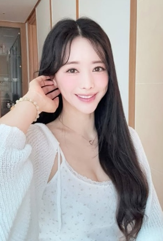 /Photo=Hong Soo-ah SNS