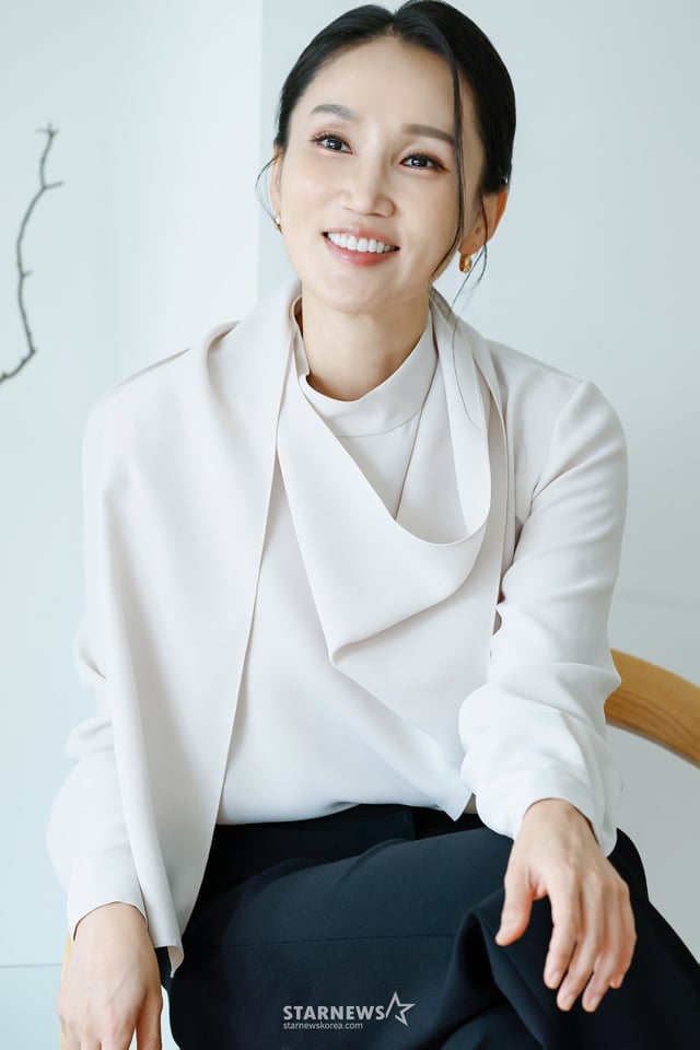 티빙 오리지널 시리즈 '로또 1등도 출근합니다'의 배우 박보경이 20일 진행된 라운드 인터뷰를 위해 포즈를 취하고 있다. /사진제공=엘줄라이엔터테인먼트 2026.10.20 /사진=이동훈 photoguy@