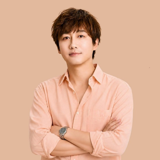 izi Oh Jin-sung /ảnh=Music&New