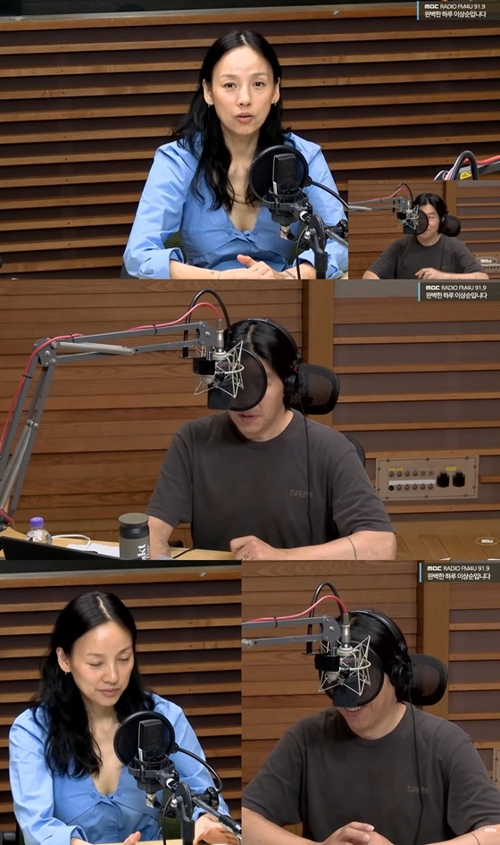/Фото: скриншот с прямой трансляции MBC FM4U «Wanpyeokhan Haru» («Идеальный день»)