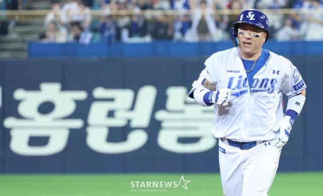 2026 신한 SOL KBO리그 삼성 라이온즈 대 SSG 랜더스 경기가 20일 대구 삼성라이온즈파크에서 열렸다.  삼성 최형우가 4회말 무사 1루에서 SSG 선바 최민준을 상대로 역전 좌월 2점 홈런을 날리고 홈인하고 있다. /사진=김진경 kim.jinkyung@