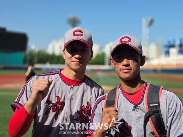 충암고 좌완 조성준(왼쪽)과 유격수 오유찬. 두 사람은 이번 전국체전에서 김지율과 함께 사실상 셋이서 마운드를 책임지고 있다. /사진=김동윤 기자