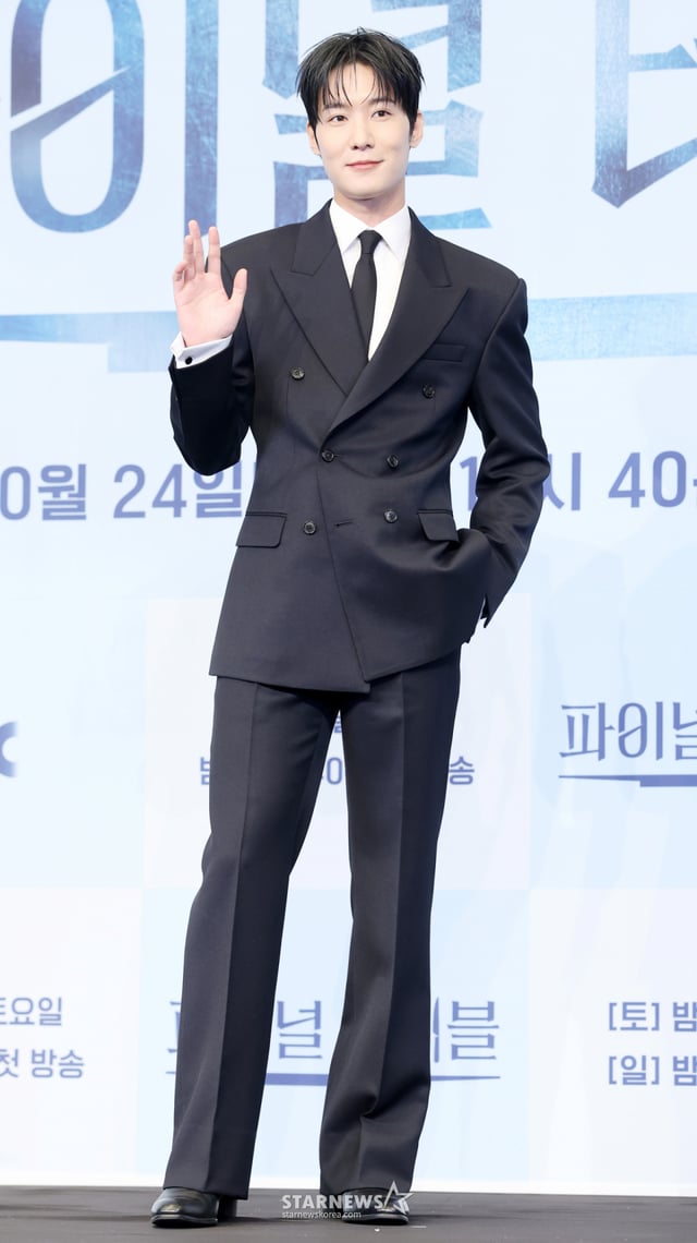 배우 장률이 22일 서울 구로구 더 링크 호텔에서 진행된 JTBC 토일 드라마 '파이널 테이블' 제작발표회에 참석해 포즈를 취하고 있다. /2026.10.22 /사진=김휘선 hwijpg@