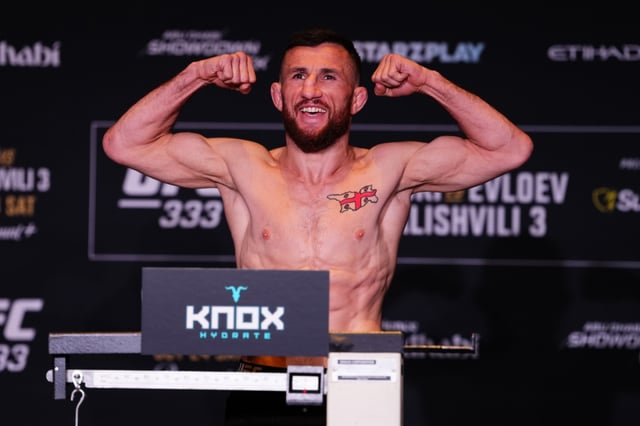 메랍 드발리쉬빌리 계체 중. /사진=UFC 공식 제공