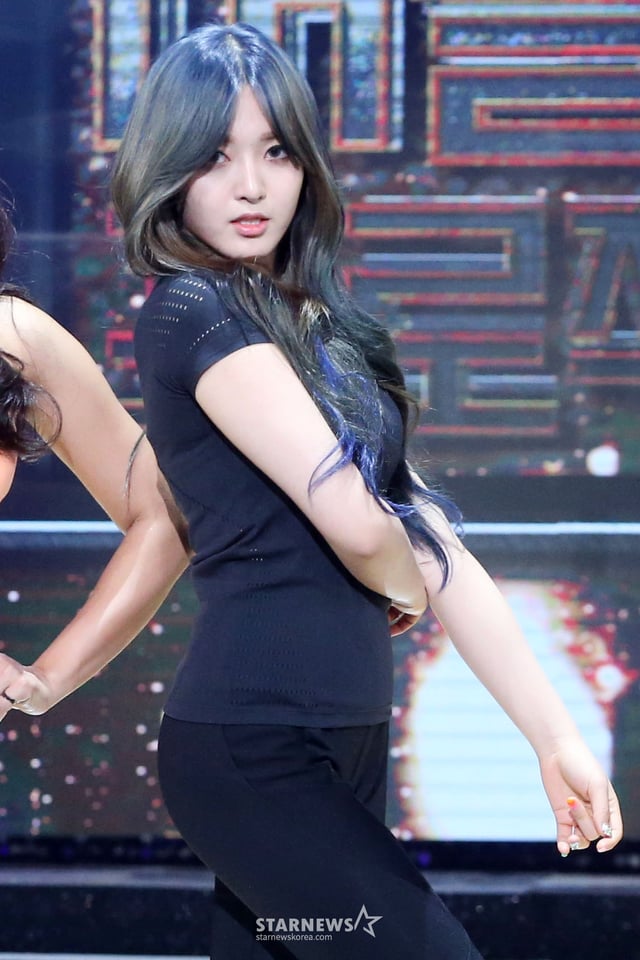 $ 걸그룹 AOA 찬미가 1일 오후 서울 여의도 KBS 별관에서 열린 '머슬퀸 프로젝트' 촬영현장에서 포즈를 취하고 있다. /사진=이기범 기자 leekb@