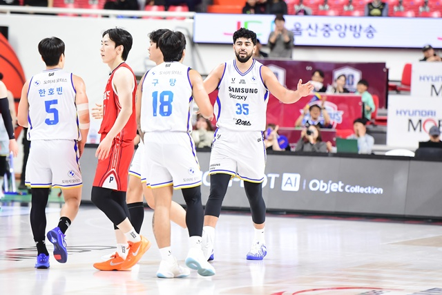 서울 삼성의 승리 세리머니. /사진=KBL 제공