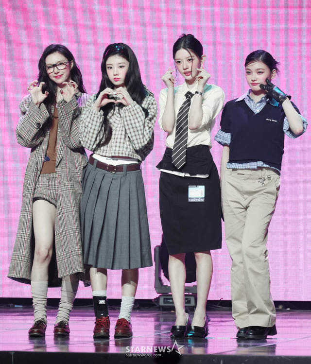 걸그룹 아일릿(ILLIT)이 26일 오후 서울 용산구 블루스퀘어에서 진행된 미니 5집 '브레이크 이븐'(Break Even) 발매기념 쇼케이스에서 포즈를 취하고 있다. /2026.10.26 /사진=이동훈 photoguy@