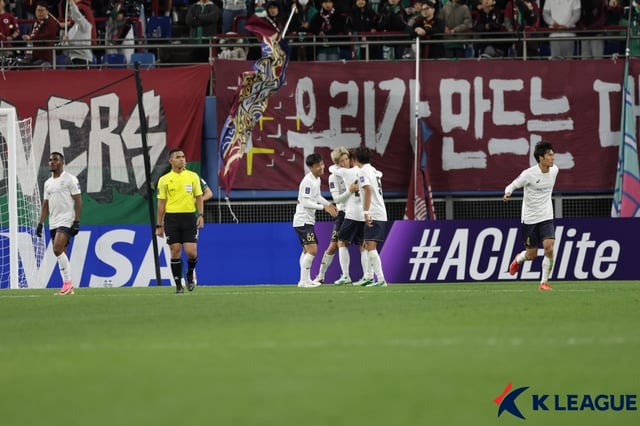 비셀 고베 선수들이 27일 대전월드컵경기장에서 열린 2026~2027 아시아축구연맹(AFC) 챔피언스리그 엘리트(ACLE) 리그 스테이지 3차전 대전하나시티즌전에서 후반 38분 선제골을 넣은 뒤 기뻐하고 있다. /사진=한국프로축구연맹 제공