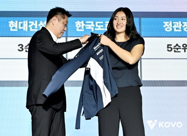 오드리 박이 28일 서울 강서구 메이필드호텔에서 열린 2026~2027 한국배구연맹(KOVO) 여자 신인선수 드래프트에서 IBK기업은행 전체 1순위 지명을 받았다. /사진=KOVO 제공