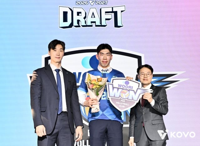 중부대 전유석이 28일 서울 강서구 메이필드호텔에서 열린 2026~2027 한국배구연맹(KOVO) 남자 신인선수 드래프트에서 우리카드의 1라운드 전체 3순위 지명을 받았다. /사진=KOVO 제공