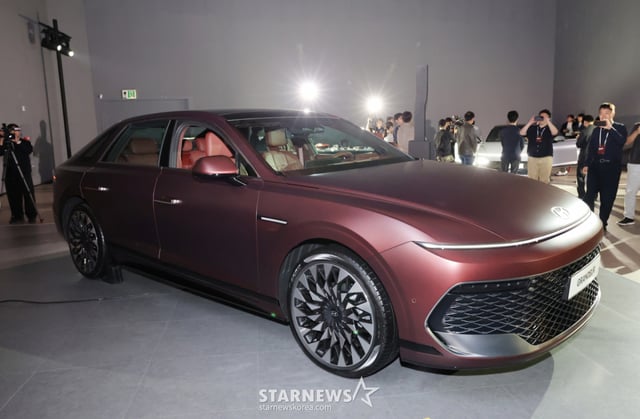 (Seoul=NEWS1) Reporter Im Se-young = The 'The New Grandeur' is unveiled at the Hyundai Motor Grandeur Media Day held on the 13th at the Grand Walkerhill Seoul in Gwangjin District, Seoul. May 14, 2026/NEWS1 Copyright © NEWS1. All rights reserved. Unauthorized reproduction and redistribution, as well as use for AI learning, are prohibited. /Photo=NEWS1) Reporter Im Se-young