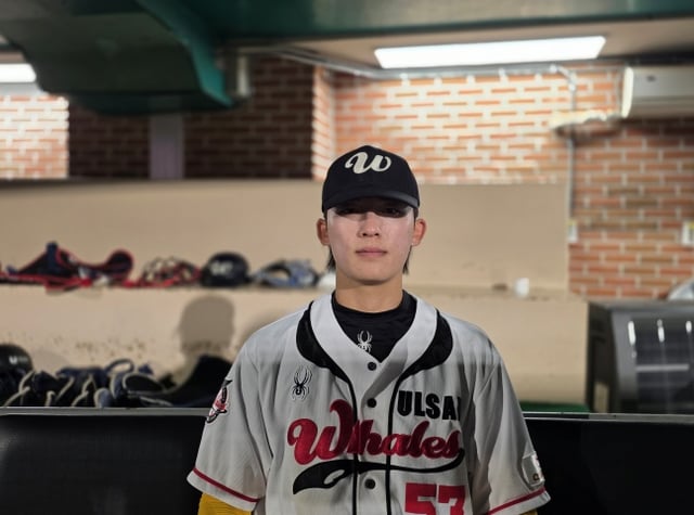 울산 웨일즈 박문순이 30일 울산 문수야구장에서 열린 2026 울산-KBO 가을리그 준결승전에서 안타를 치고 있다. /사진=울산 웨일즈 제공