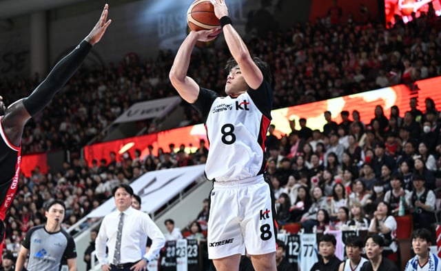 미구엘 옥존이 3점슛을 시도하고 있다. /사진=KBL 제공