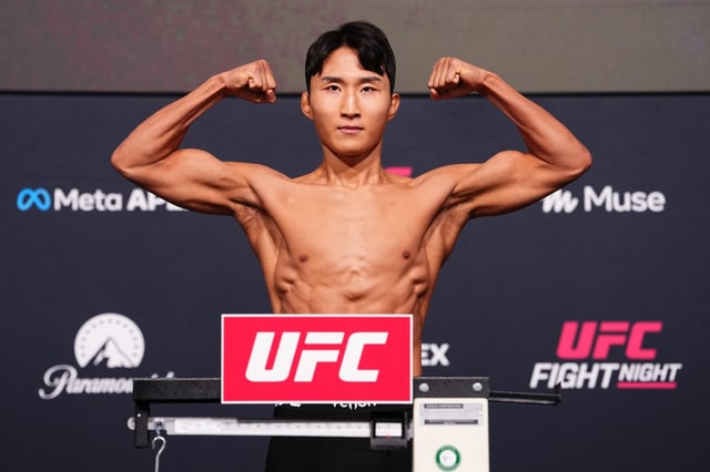 계체 통과한 이정영. /사진=UFC 제공