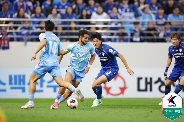 세징야(왼쪽에서 두 번째). /사진=한국프로축구연맹 제공