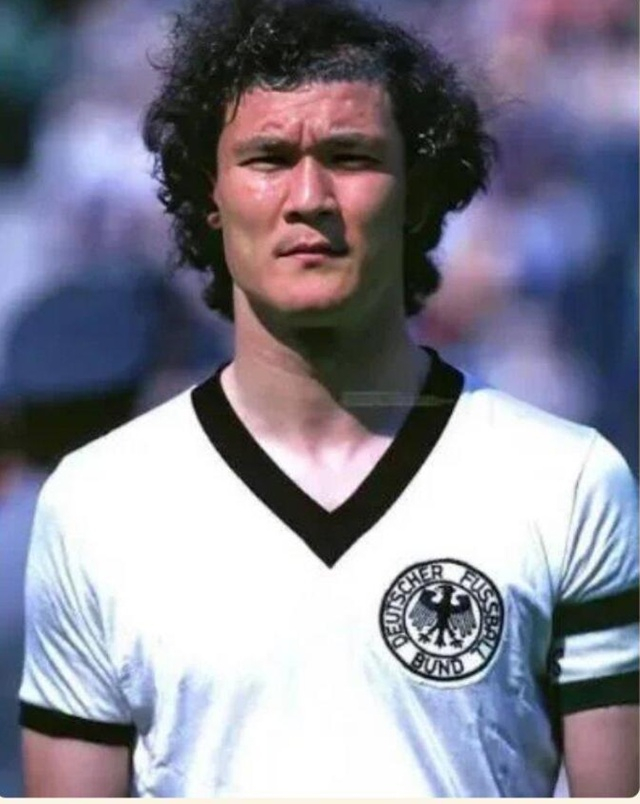 김민재와 프란츠 베켄바워 합성사진. /사진=SNS