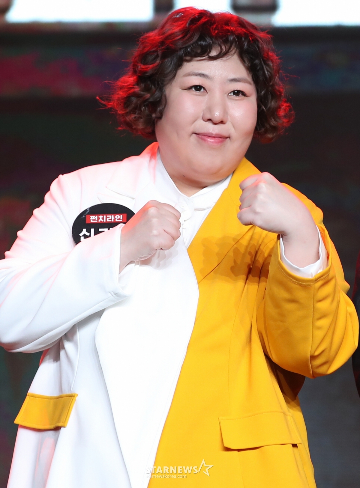 (서울=뉴스1) 권현진 기자 = 개그우먼 신기루가 2014년 10월 14일 서울 중구 브이스페이스에서 열린 넷플릭스 예능 '코미디 리벤지' 제작발표회에서 포즈를 취하고 있다.  '코미디 리벤지'는 지난해 '코미디 로얄'에서 승리한 이경규 팀이 우승 혜택이었던 넷플릭스 단독쇼 대신 새롭게 판을 벌인 코미디 컴피티션이다. 2024.10.14/뉴스1  Copyright © 뉴스1. All rights reserved. 무단 전재 및 재배포,  AI학습 이용 금지. /사진=(서울=뉴스1) 권현진 기자