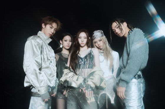 그룹 올데이 프로젝트 /사진제공=더블랙레이블