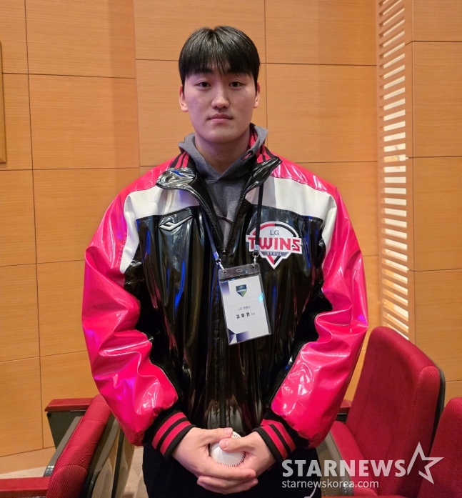LG rookie Kim Dong-hyun interviewed Star News during the 2026 KBO Rookie Orientation held at the Daejeon Convention Center on the 14th. /Photo = Reporter Kim Dong-yoon