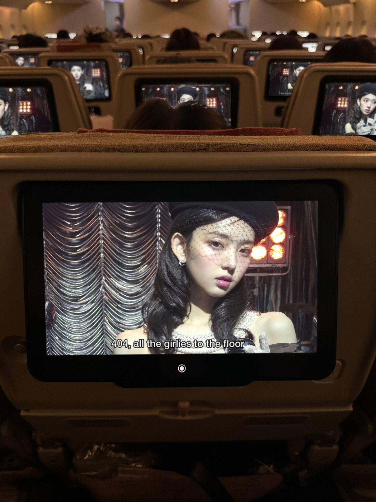 グループキキ新報コンセプトフォトイソル/写真提供=スターシップエンタテインメント