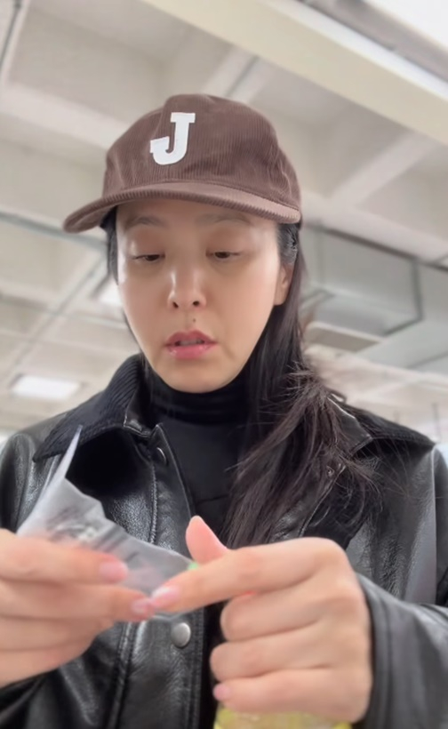 =照片:朴智允的个人账号。 