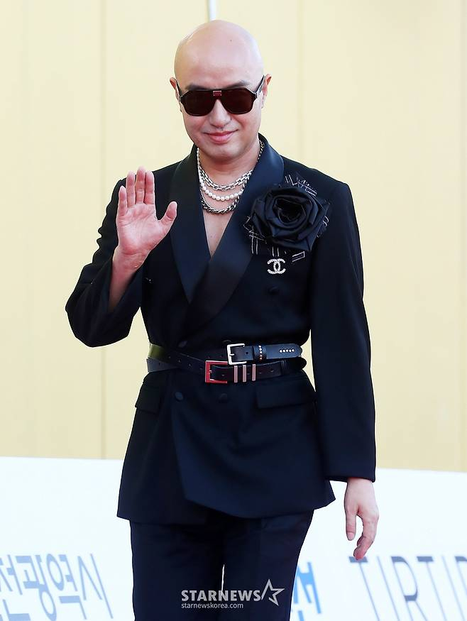 Hong Seok Cheon / Ảnh = Star News