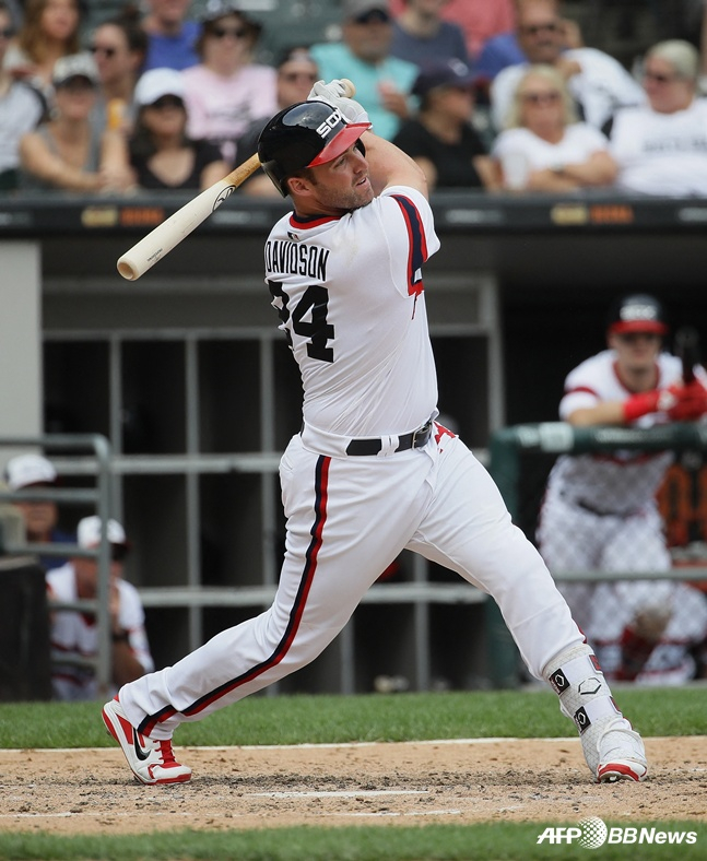 Matt Davidson making a hit during his time with the Chicago White Sox. /AFPBBNews=News1