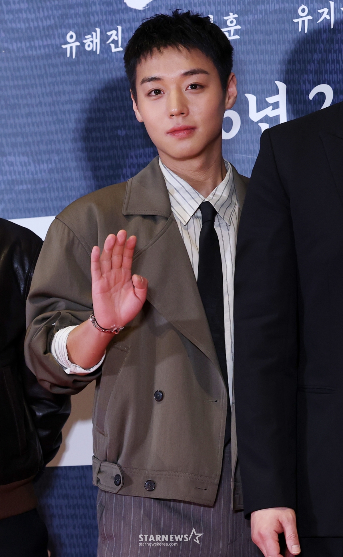 Актер Пак Джи Хун позирует на фото понедельник на VIP премьере фильма «Человек, который живет с королем», который состоялся 27 января в кинотеатре Lotte в Сонгпа-гу, Сеул. /2026.01.27 /Фото = Ким Хви Сон hwijpg@