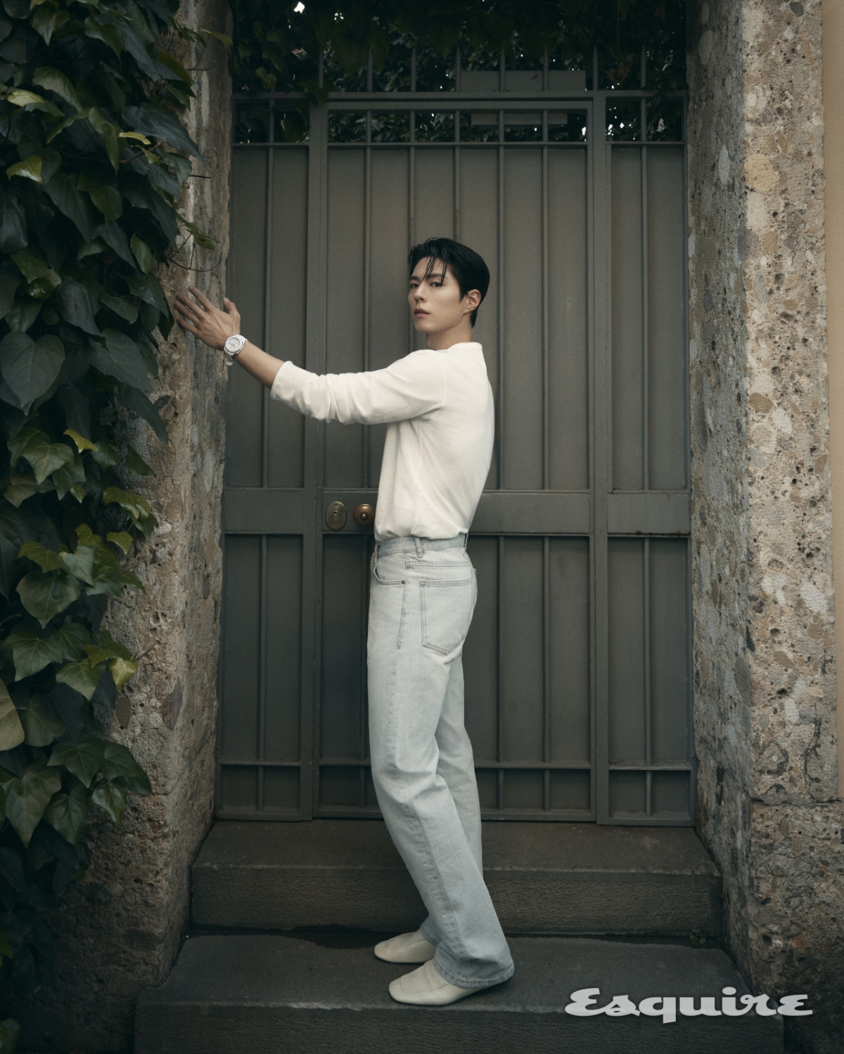 /写真=エスクァイア、オメガ