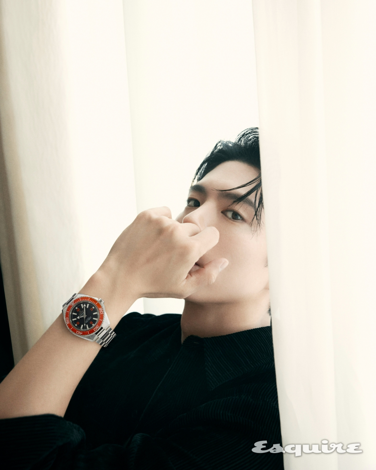 /写真=エスクァイア、オメガ