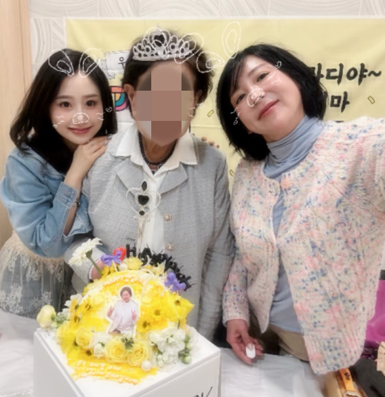 (Từ trái sang) Lee Sang Ah con gái, mẹ, Lee Sang Ah / Ảnh = SNS của Lee Sang Ah