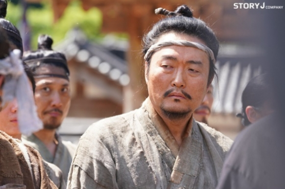 /Фото = Компания StoryJ.