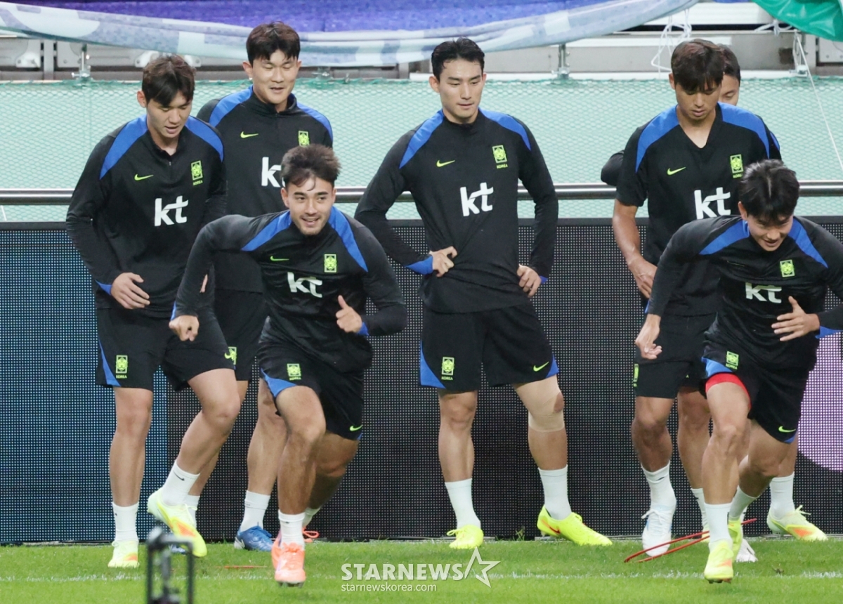 Đội tuyển bóng đá quốc gia Hàn Quốc trong quá trình tập trung huấn luyện. /Ảnh = Người chờ đợi Kim Jin Kyung