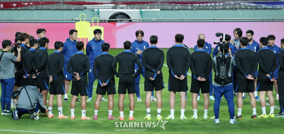 Đội tuyển bóng đá quốc gia Hàn Quốc trong quá trình tập trung huấn luyện. /Ảnh = Người chờ đợi Kim Jin Kyung