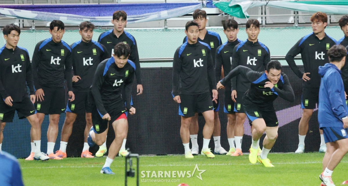 Đội tuyển bóng đá quốc gia Hàn Quốc trong quá trình tập trung huấn luyện. /Ảnh = Người chờ đợi Kim Jin Kyung