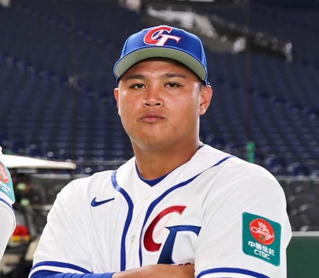 Li Hao-yu visited Tokyo Dome through an official training session on the 4th. /Photo = CPBL official SNS