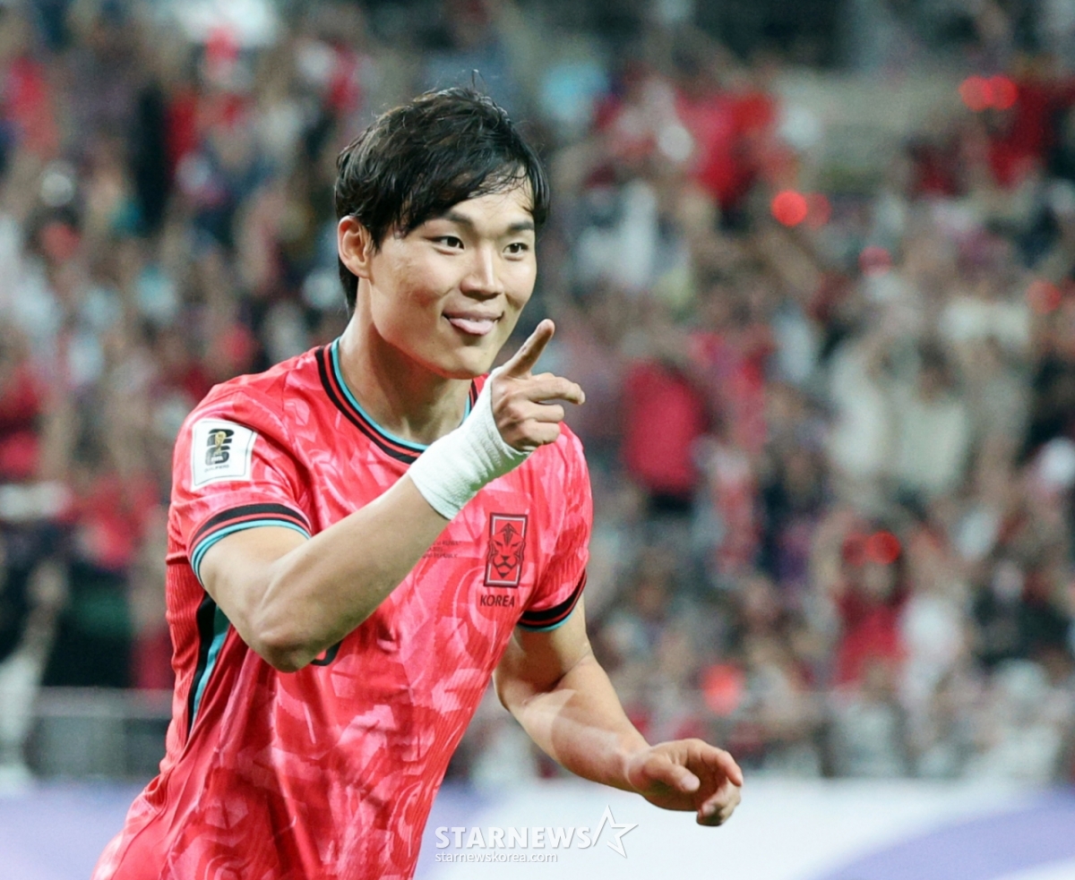 Oh Hyun-gyu đang ăn mừng bàn thắng sau khi ghi bàn trong trận đấu với Kuwait vào tháng 6 năm ngoái. /Ảnh = Người chờ đợi Kim Jin Kyung