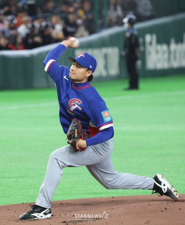 在4日与澳大利亚队的比赛中，作为首发投手出场的许拉什。 =照片=高级记者姜英祖。